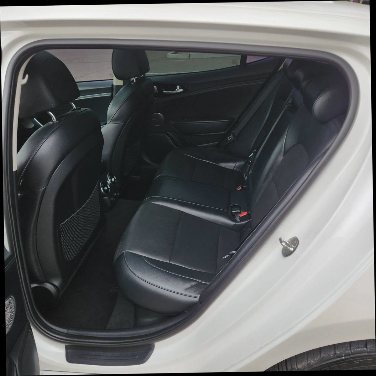 Used 2018 Kia Stinger Premium RWD image 10