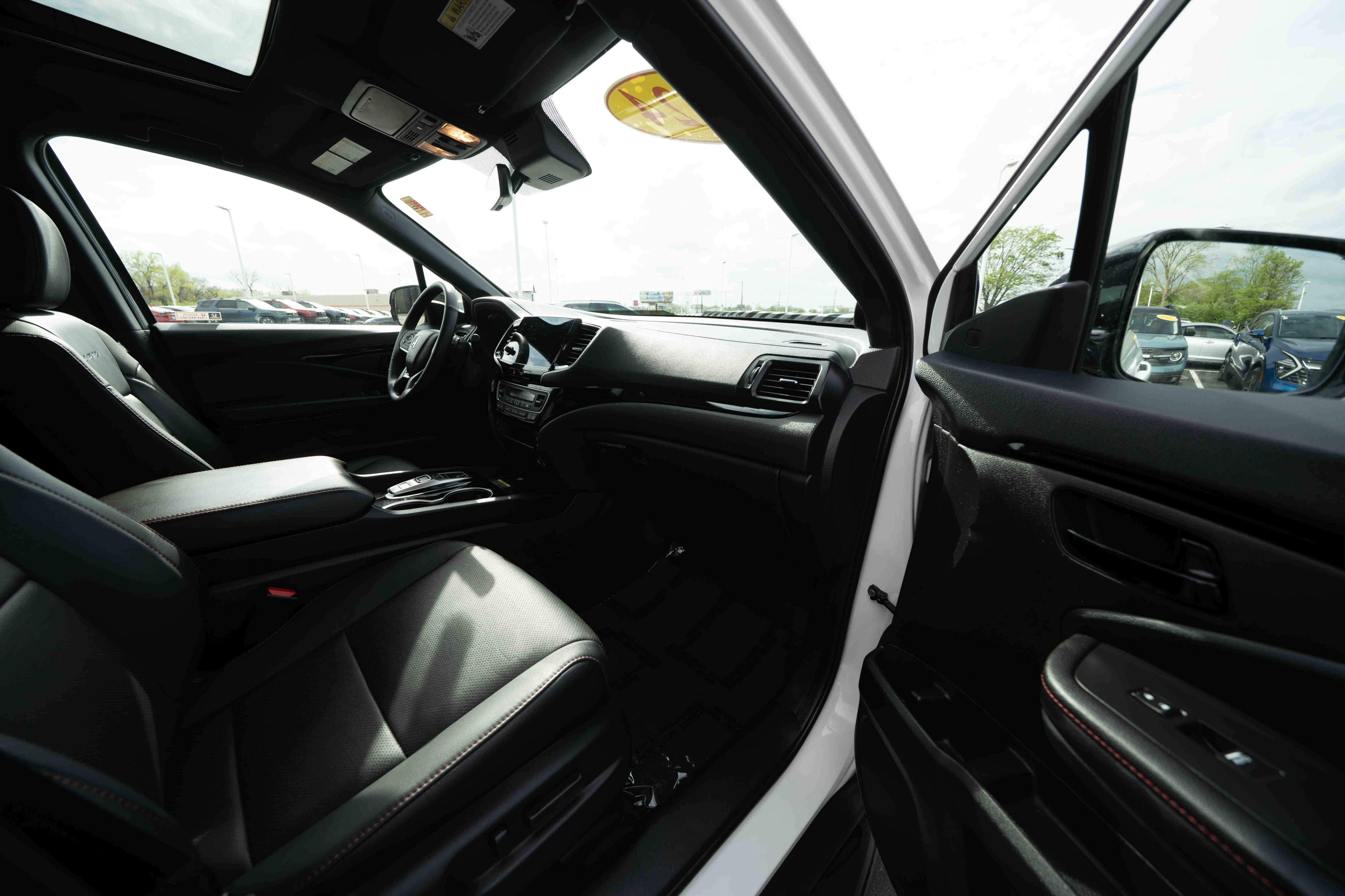 Used 2024 Honda Passport Black Edition image 26