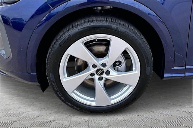New 2025 Audi Q5 Prestige image 12