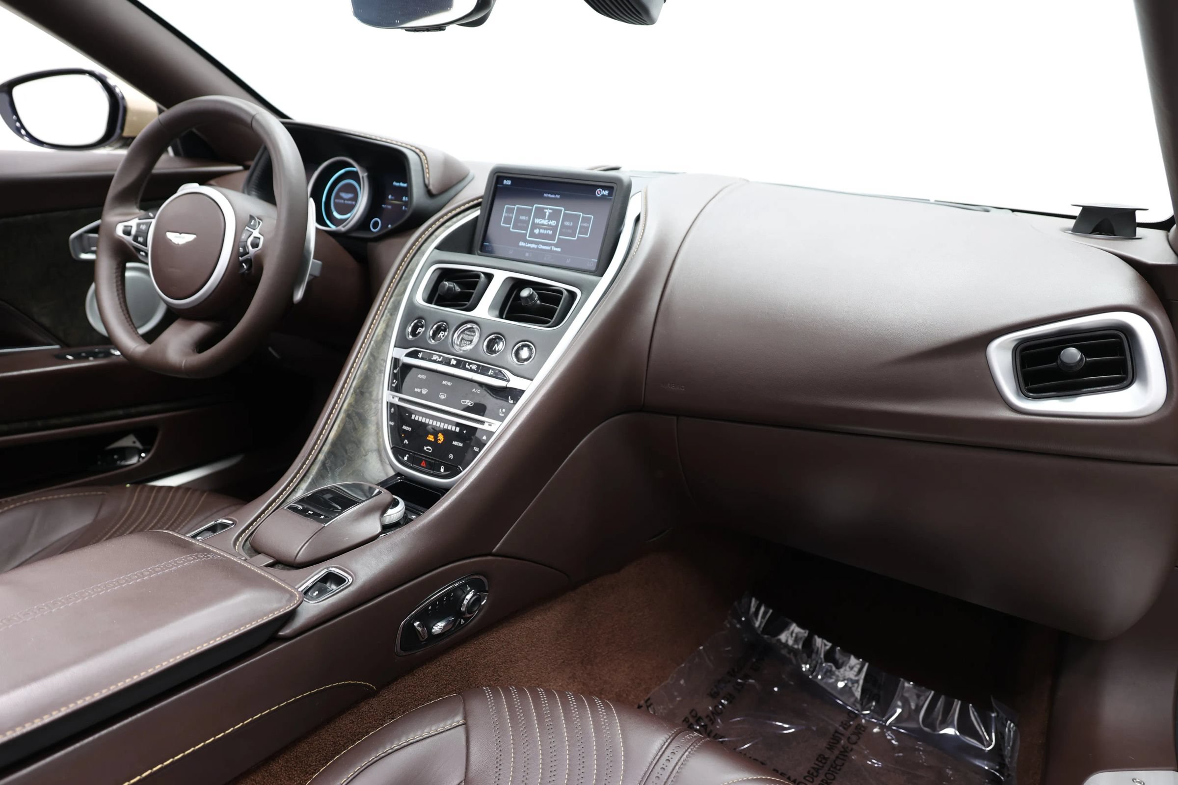 Used 2019 Aston Martin DB11 Volante RWD image 94