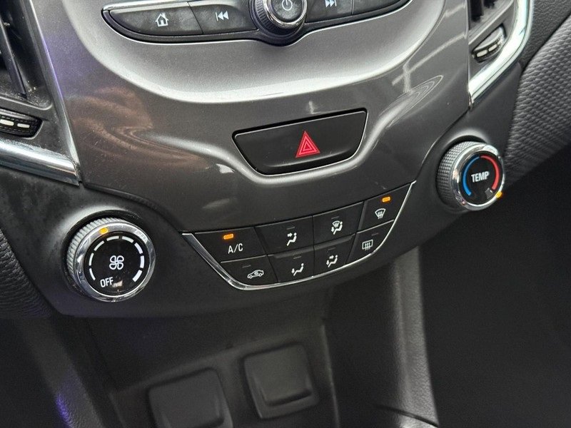 Used 2017 Chevrolet Cruze LT image 28