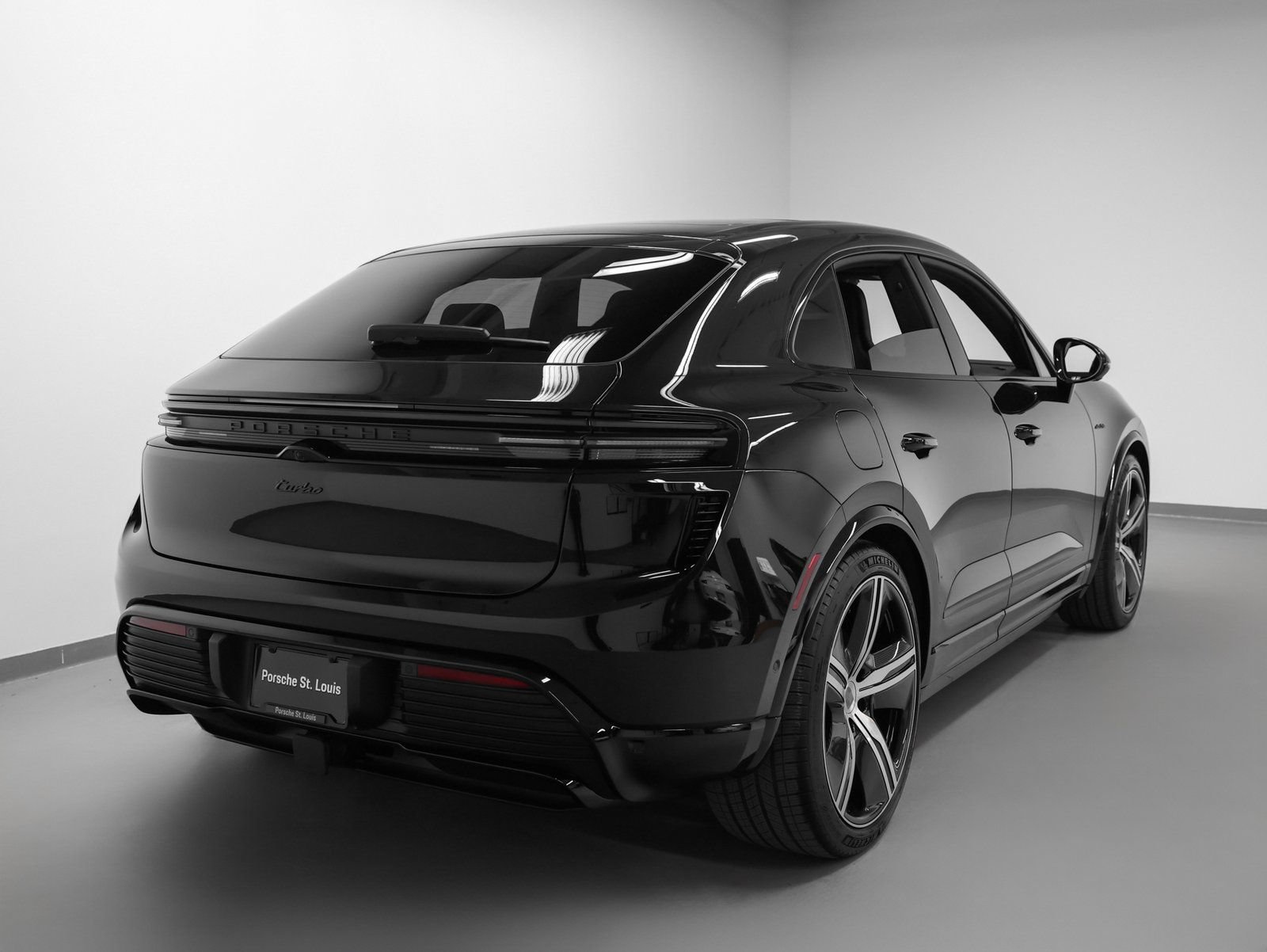 New 2025 Porsche Macan Turbo Electric AWD/4WD image 12