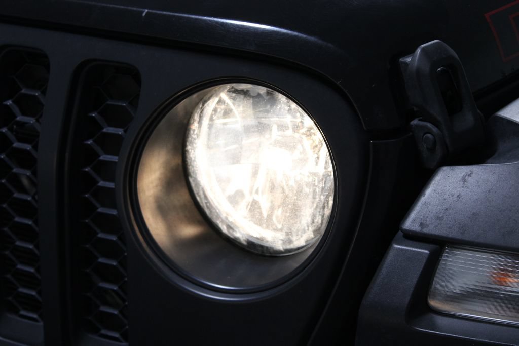 Used 2022 Jeep Gladiator Rubicon w/ Cold Weather Group AWD/4WD image 49