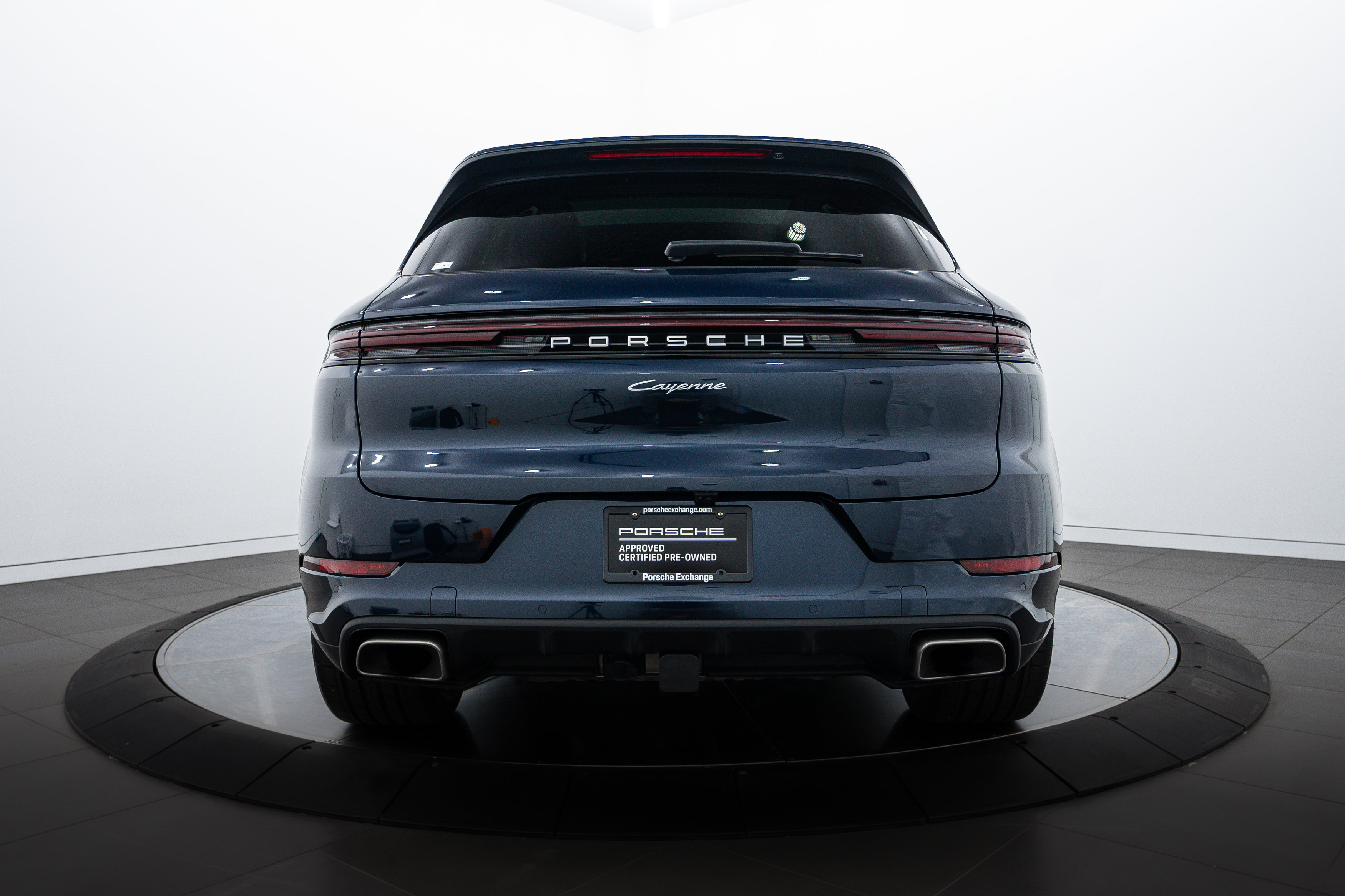 Certified 2025 Porsche Cayenne image 6