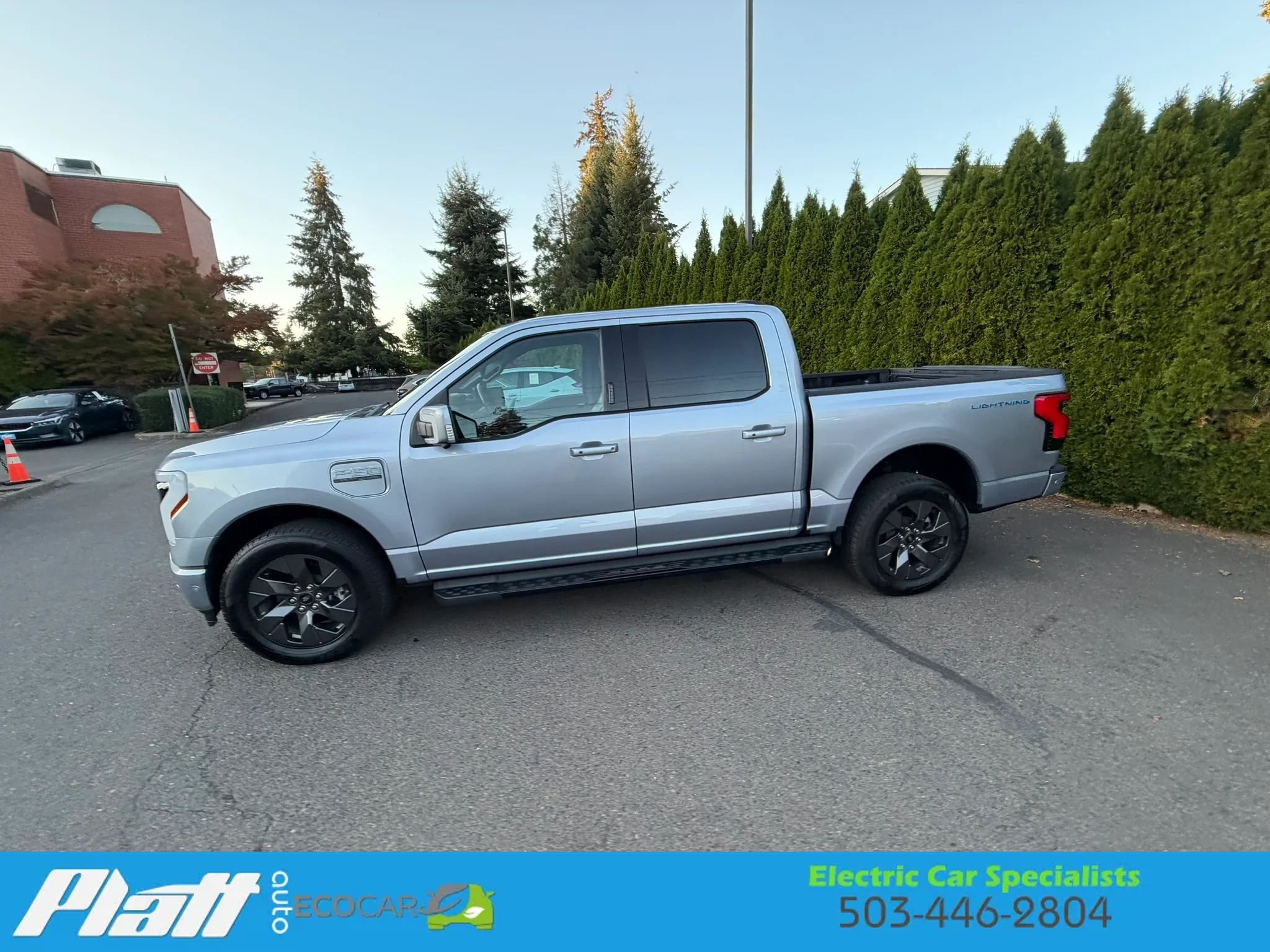 Used 2022 Ford F150 Lightning Lariat AWD/4WD image 5