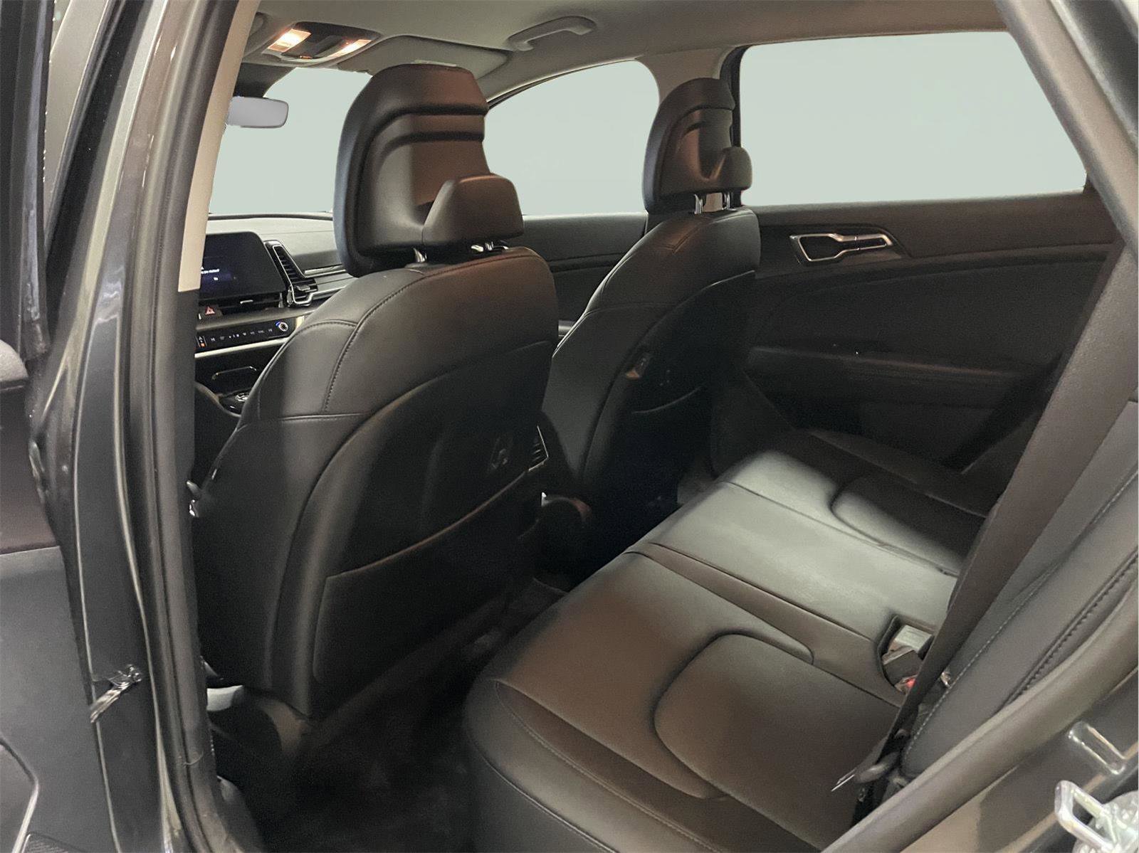 Used 2023 Kia Sportage EX image 14