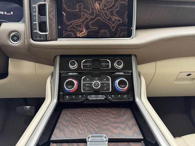 Certified 2023 GMC Yukon XL Denali w/ Denali Reserve Package AWD/4WD image 11