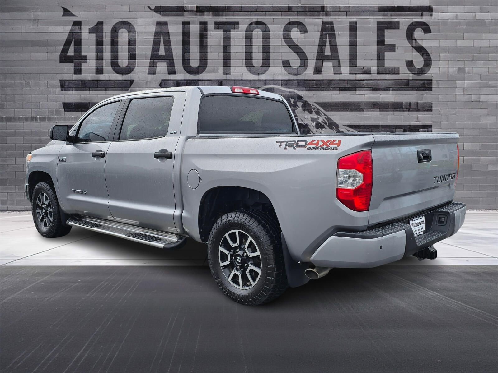 Used 2017 Toyota Tundra SR5 image 8