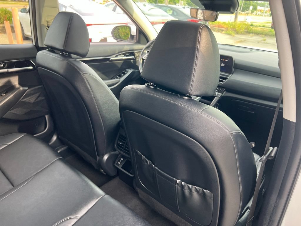Certified 2025 Kia Seltos EX w/ EX Sunroof Package AWD/4WD image 18