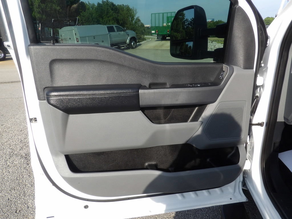 Used 2023 Ford F350 XLT AWD/4WD image 14