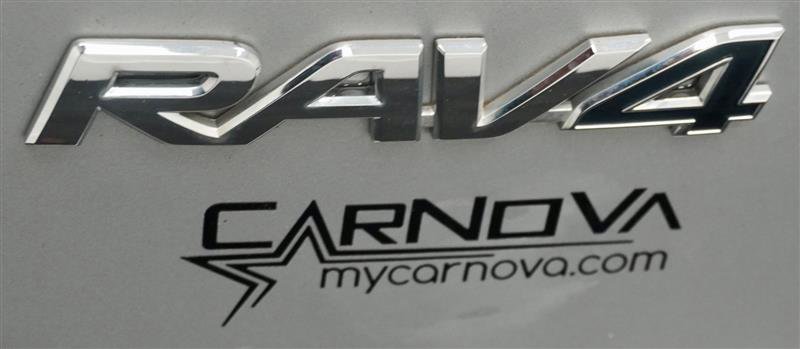 Used 2017 Toyota RAV4 SE image 38