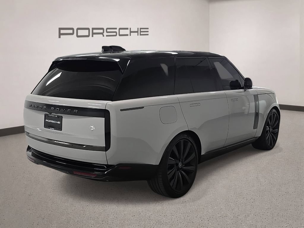 Used 2025 Land Rover Range Rover SV AWD/4WD image 7