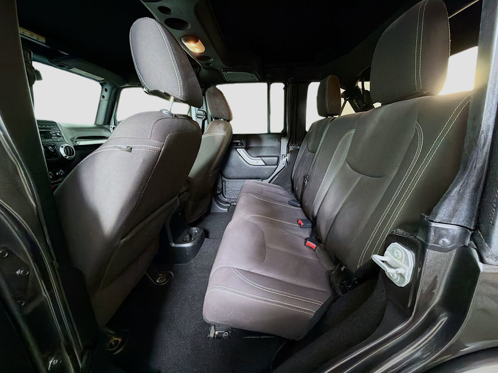 Used 2017 Jeep Wrangler Unlimited Sahara w/ Connectivity Group image 20