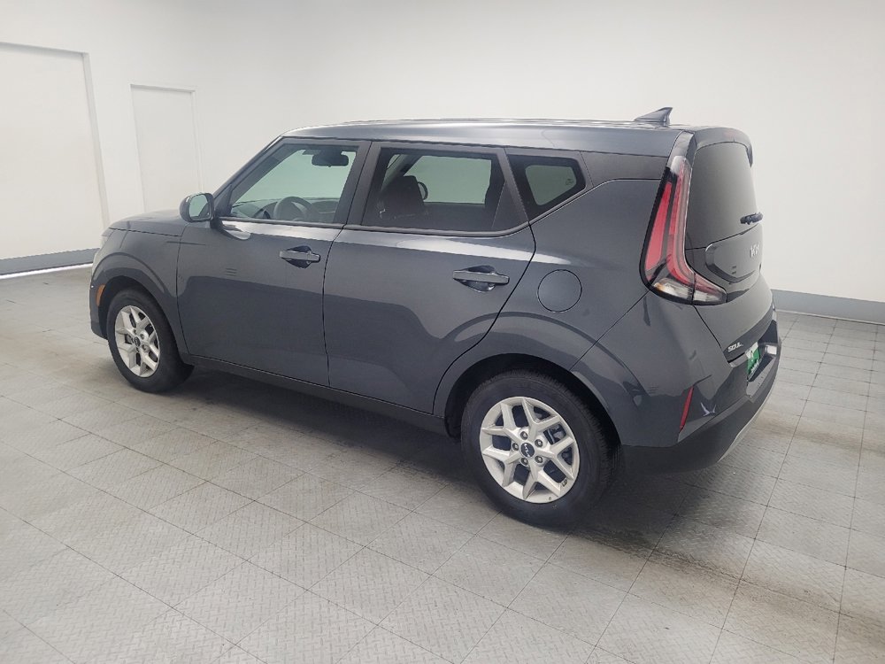 Used 2025 Kia Soul LX image 3