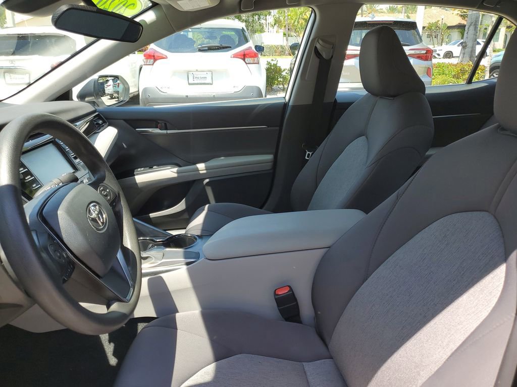 Used 2020 Toyota Camry LE FWD image 17