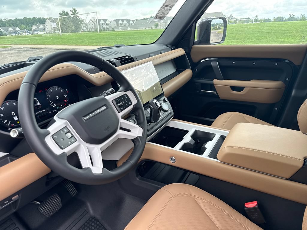 New 2026 Land Rover Defender 130 X-Dynamic SE AWD/4WD image 11