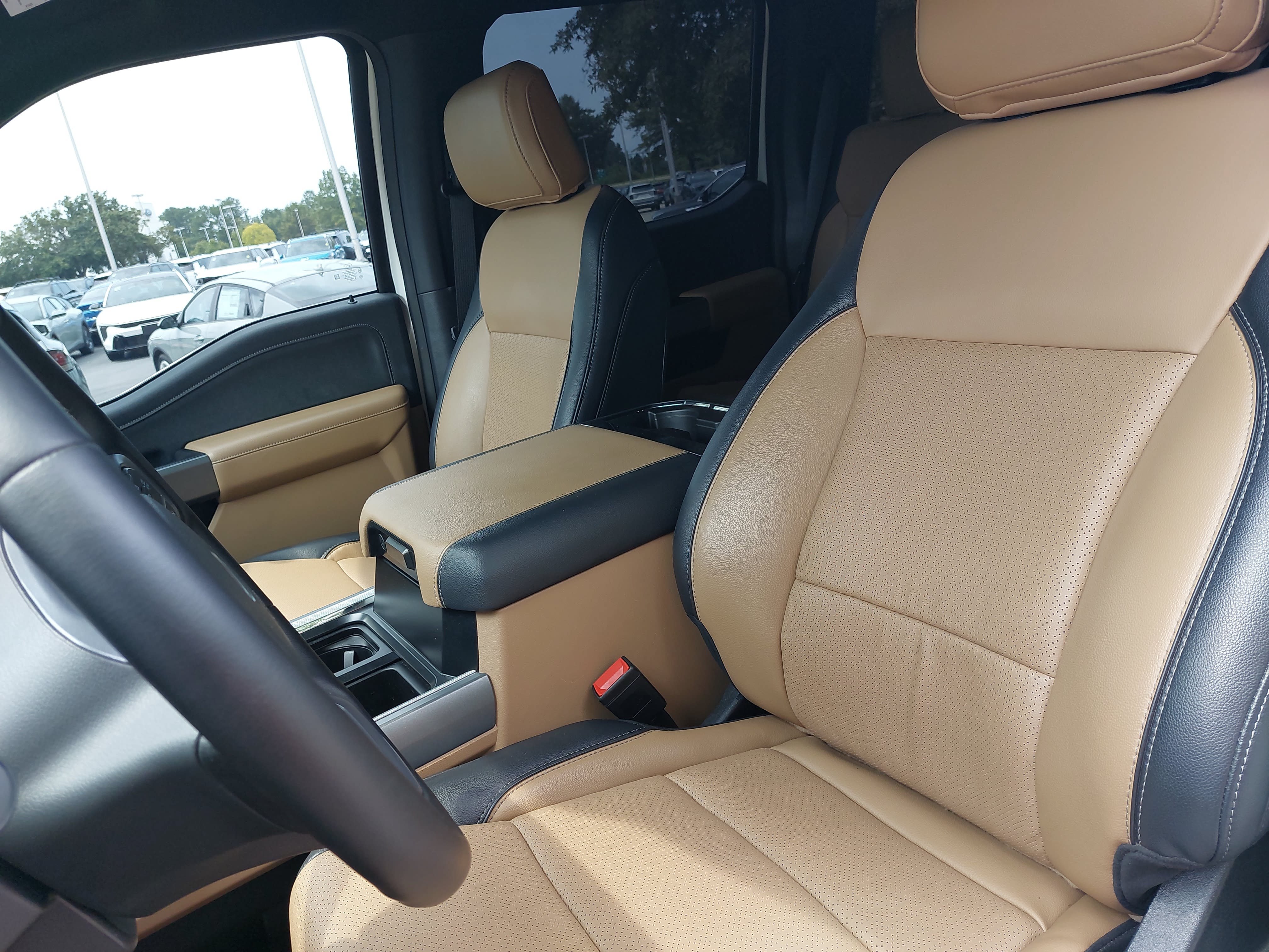 Used 2025 Ford F350 Lariat w/ Chrome Package AWD/4WD image 16