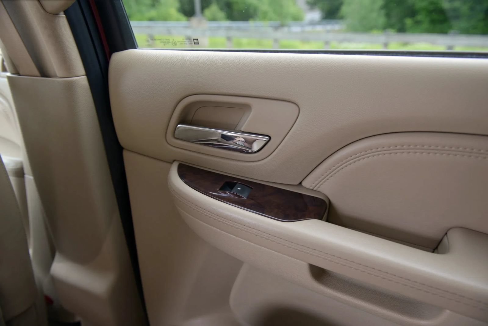 Used 2010 Cadillac Escalade Luxury AWD/4WD image 79