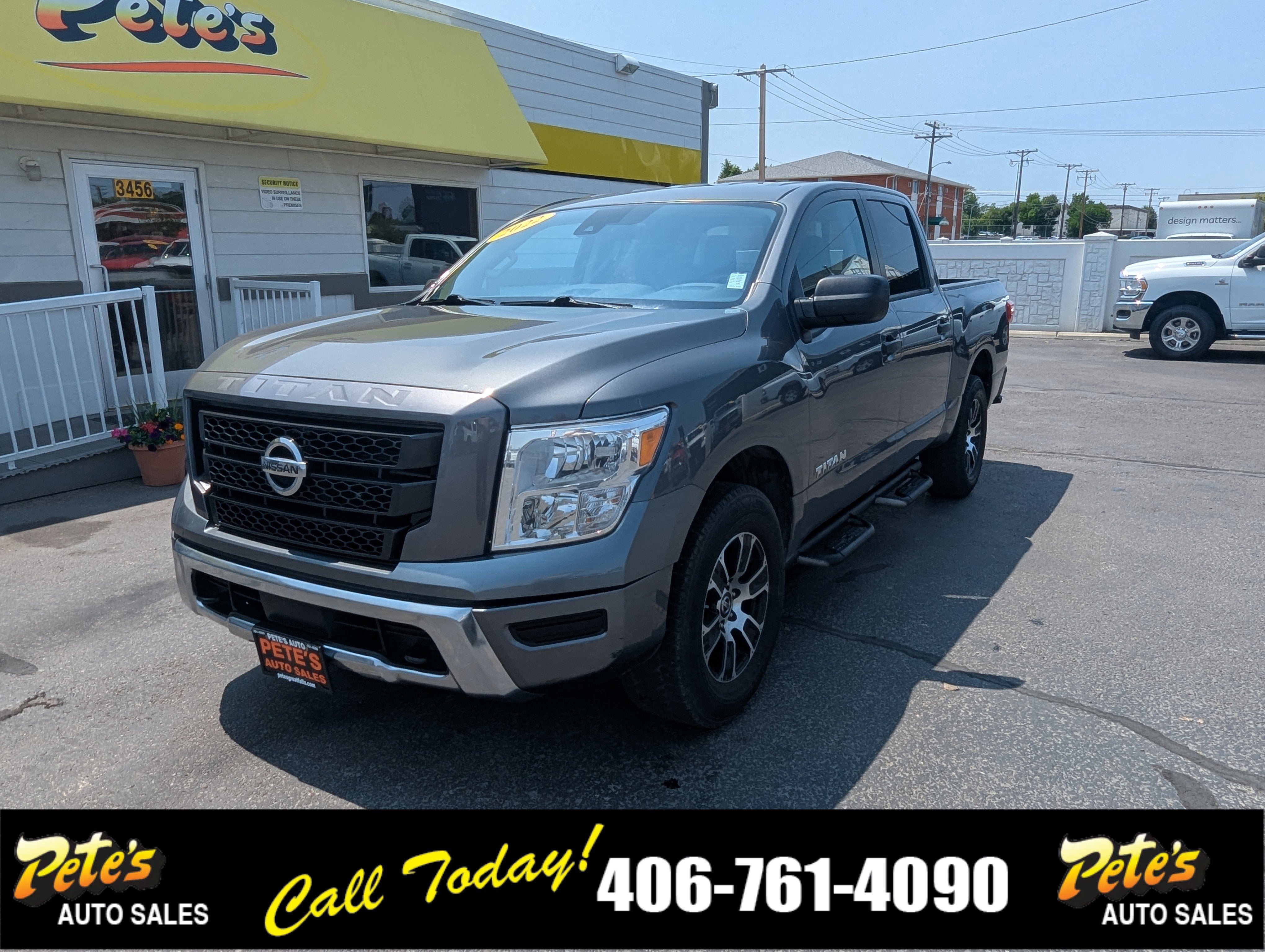 Used 2022 Nissan Titan SV w/ Accessory Utility Package image 8