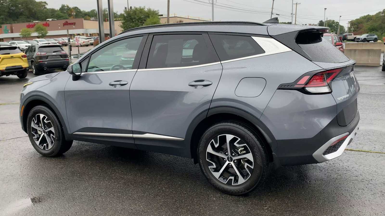 Used 2025 Kia Sportage EX w/ Premium Package AWD/4WD image 6