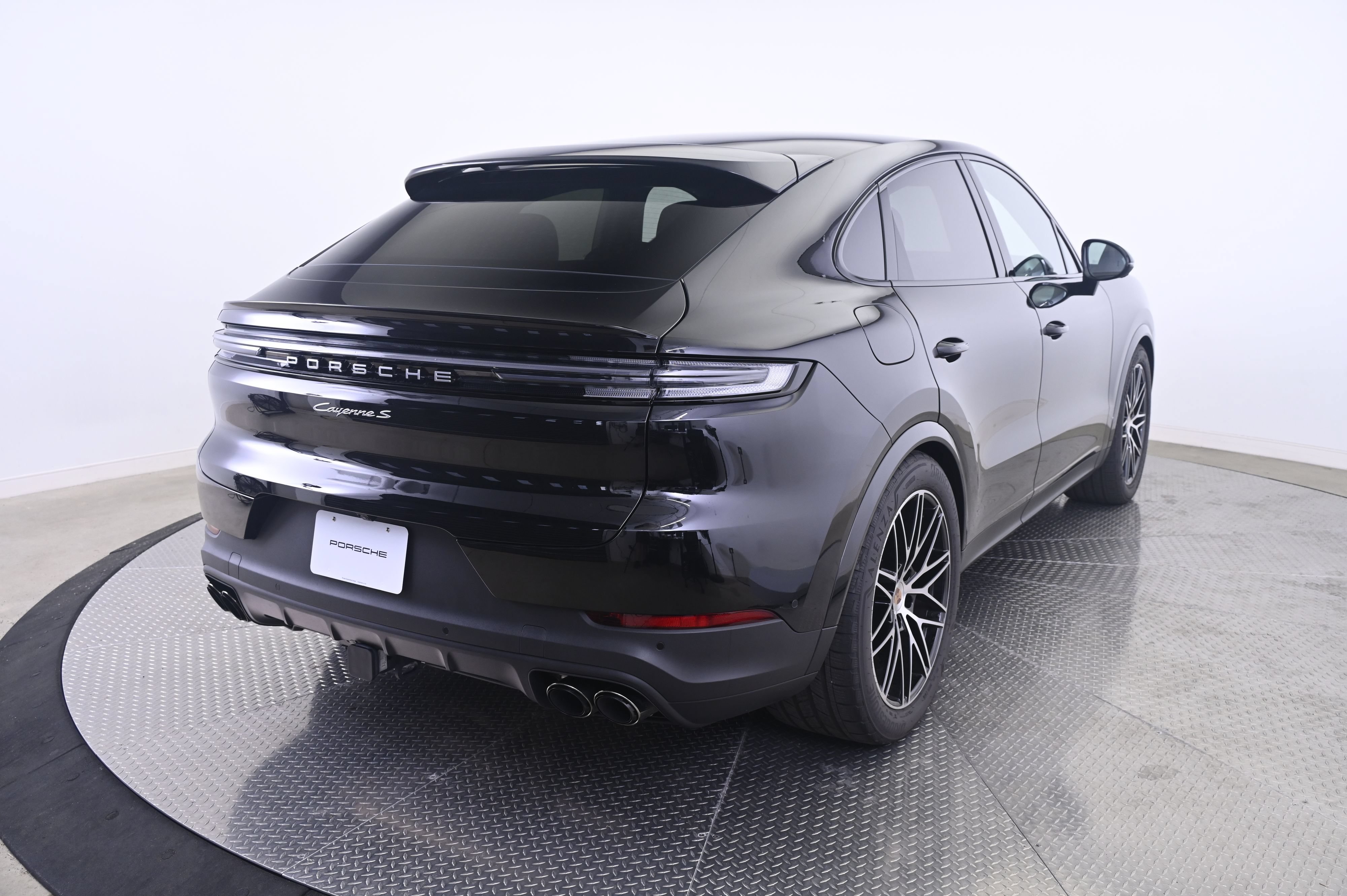 Certified 2026 Porsche Cayenne S AWD/4WD image 7