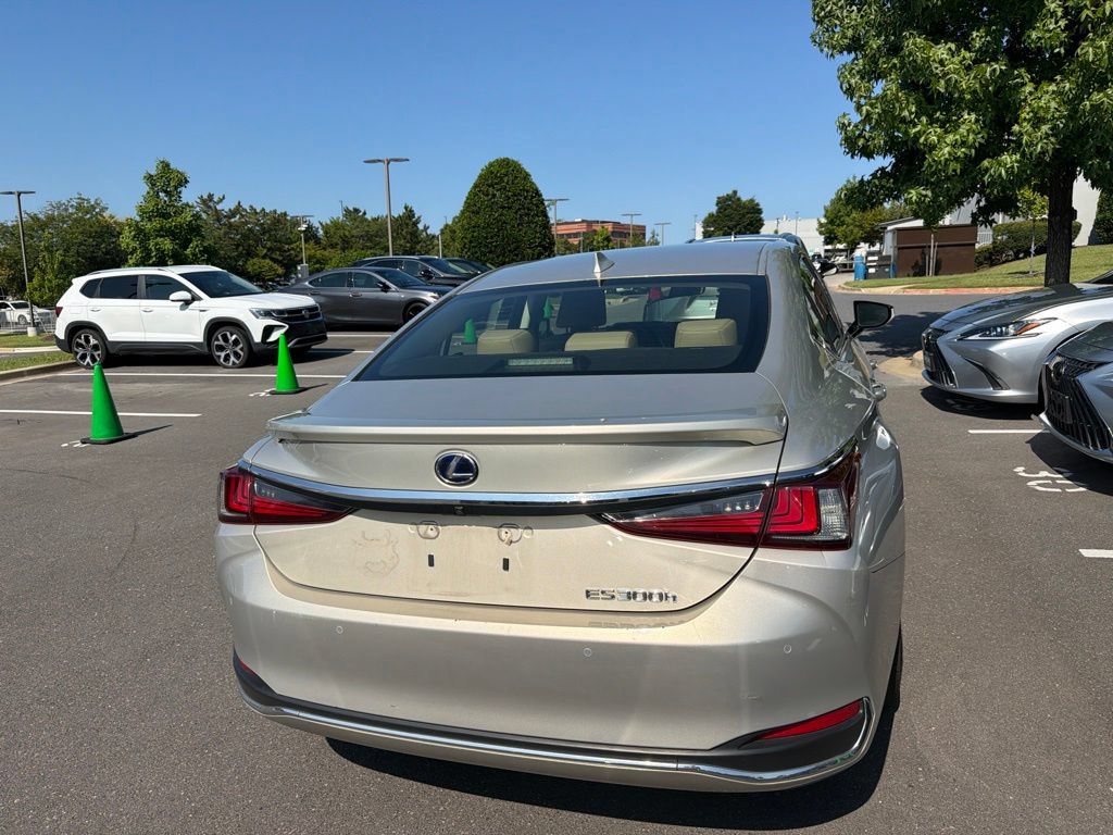 Used 2019 Lexus ES 300h w/ Premium Package FWD image 5