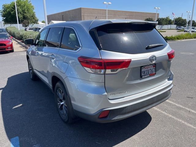 Used 2019 Toyota Highlander LE AWD/4WD image 7