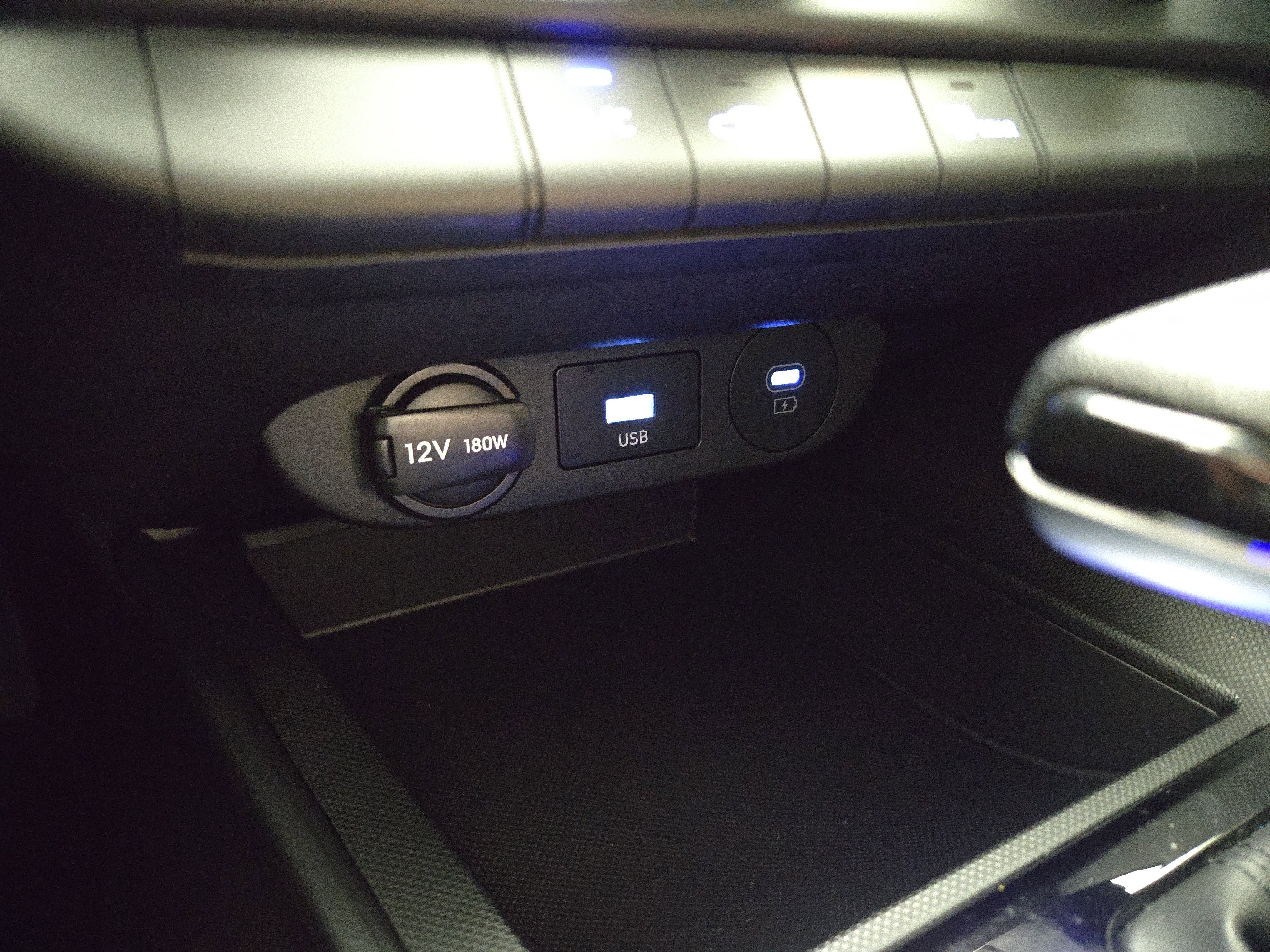 Used 2024 Hyundai Elantra SE image 24