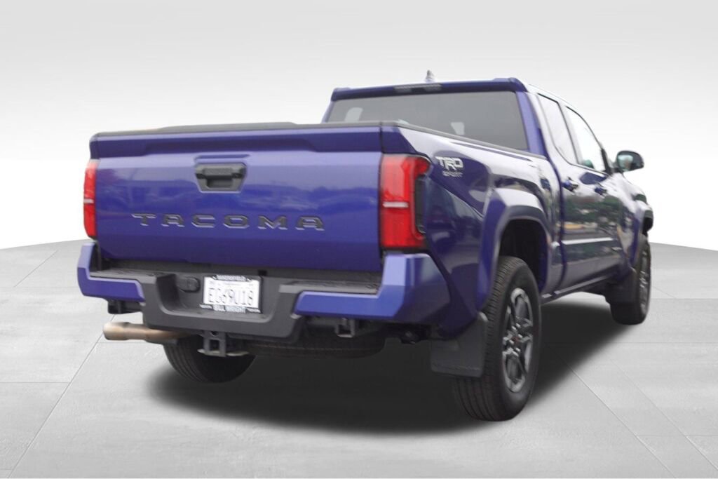Used 2025 Toyota Tacoma TRD Sport image 3