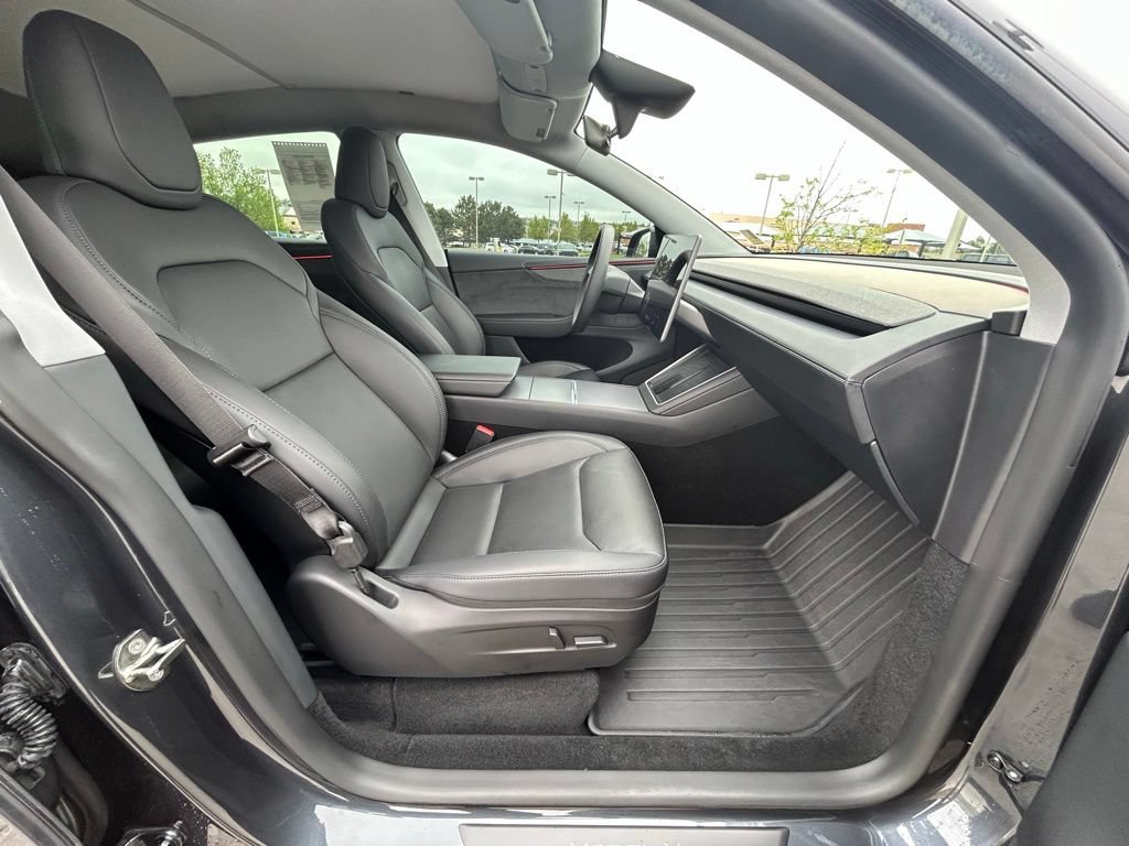 Used 2026 Tesla Model Y Long Range AWD/4WD image 27