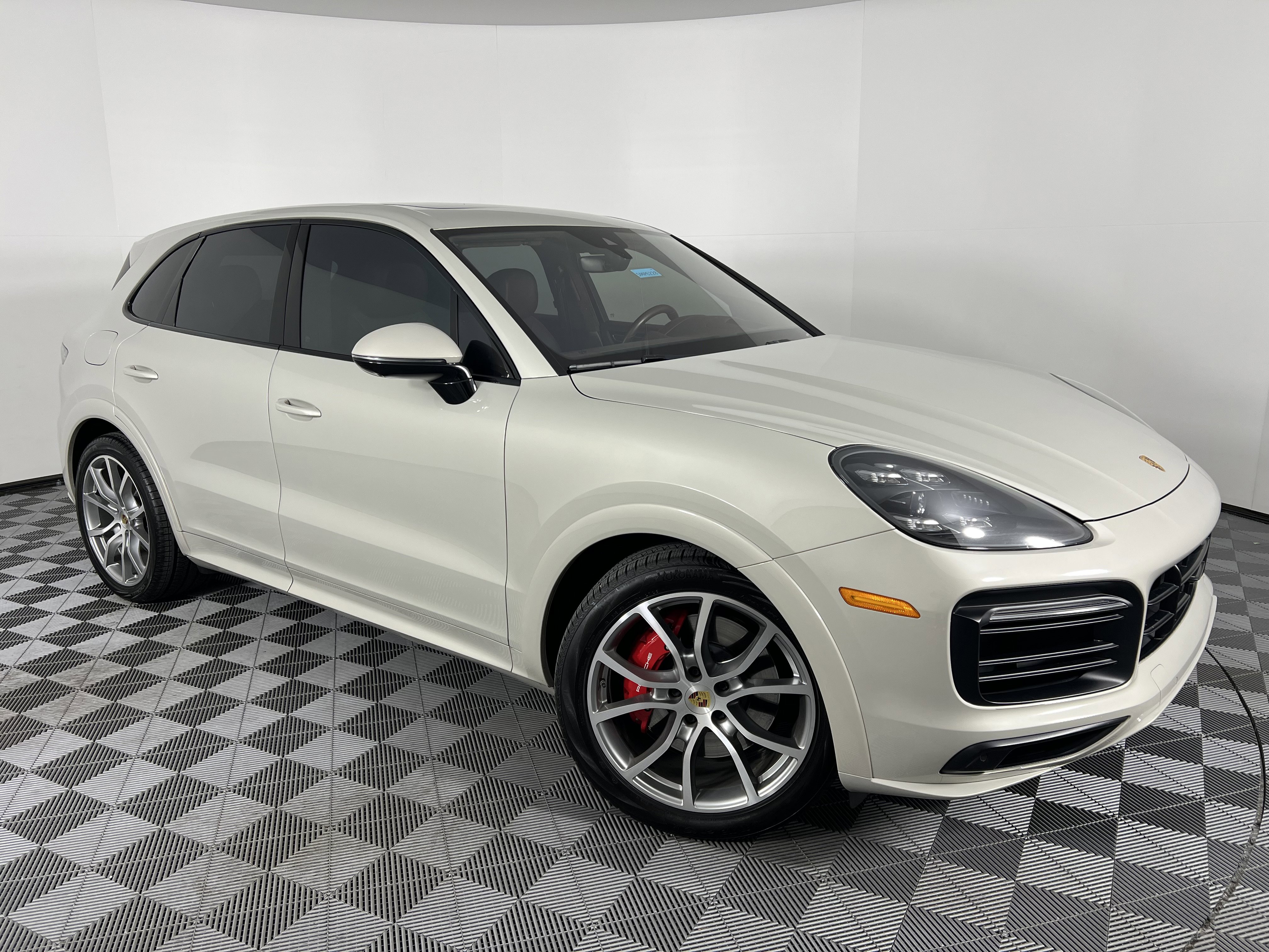 Used 2021 Porsche Cayenne GTS image 2