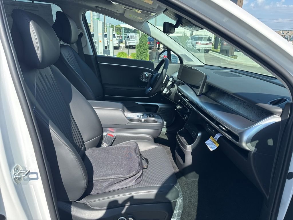 New 2026 Hyundai Ioniq 9 Calligraphy image 12