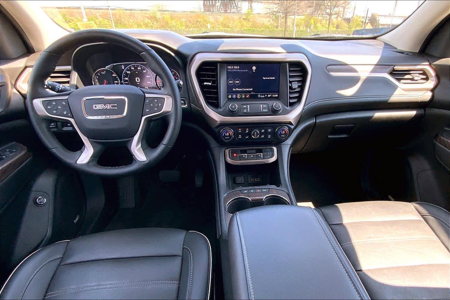 Used 2023 GMC Acadia Denali w/ Denali Technology Package AWD/4WD image 13