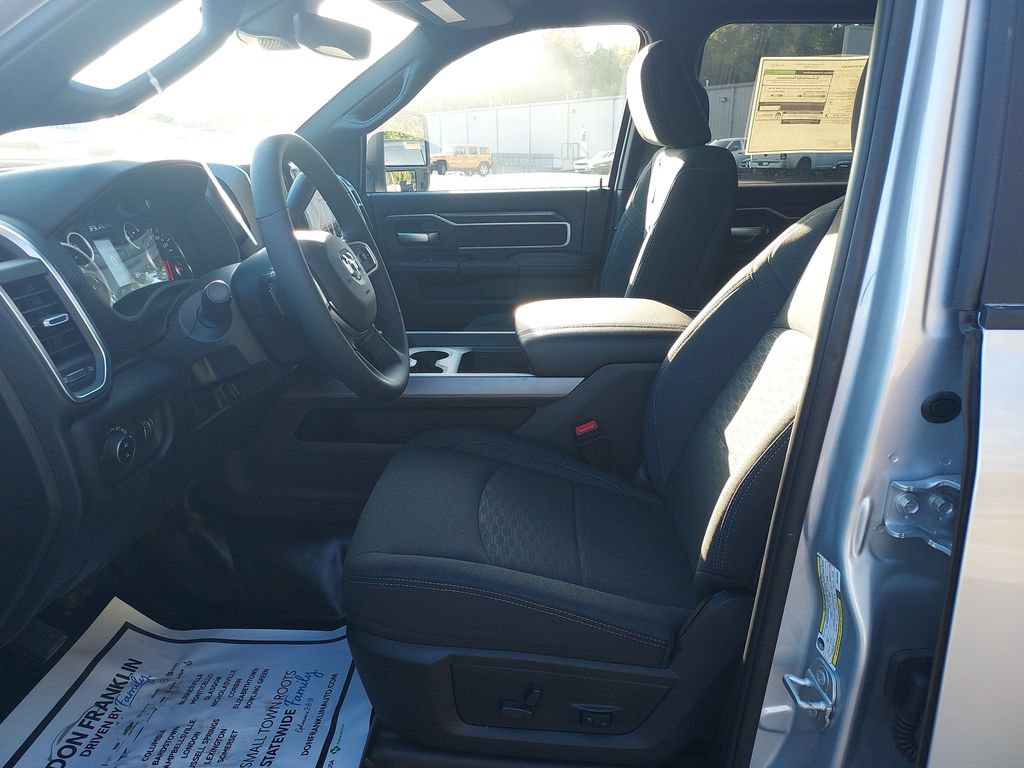 New 2027 RAM 3500 Big Horn AWD/4WD image 13