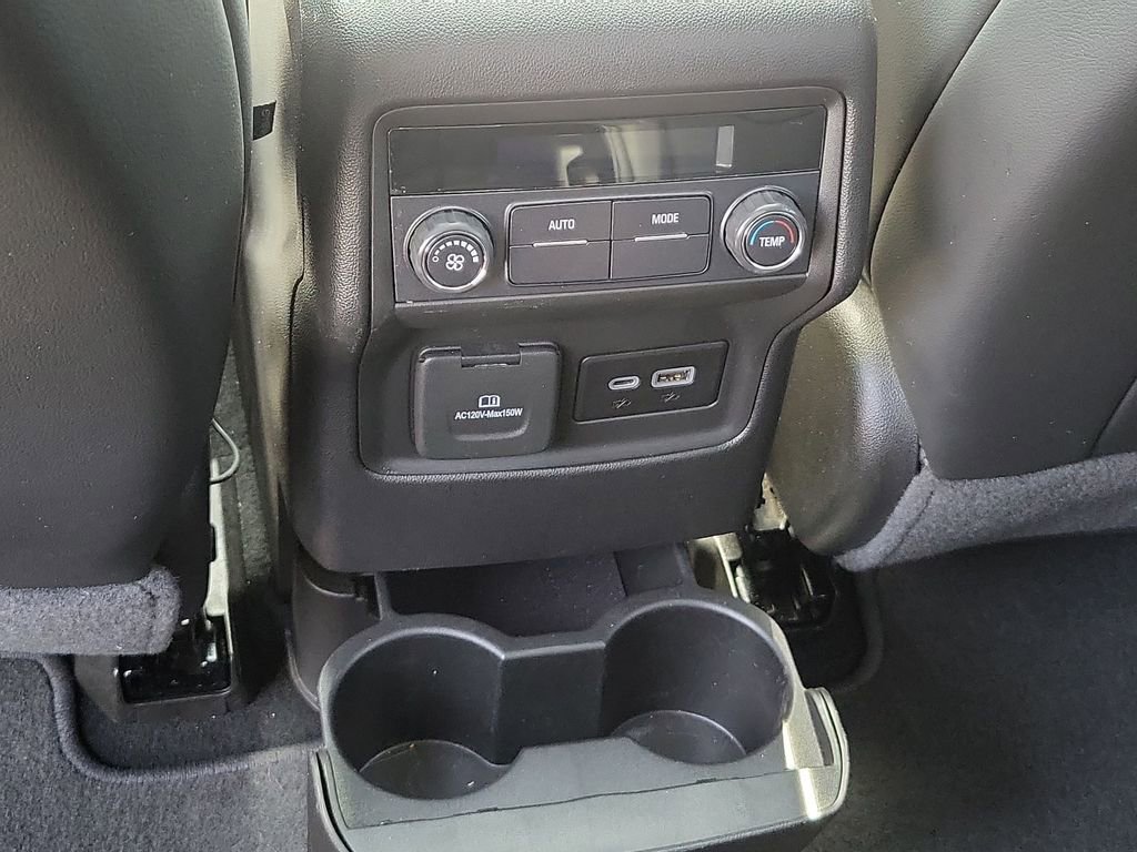 Used 2022 GMC Acadia SLT w/ Elevation Edition image 22