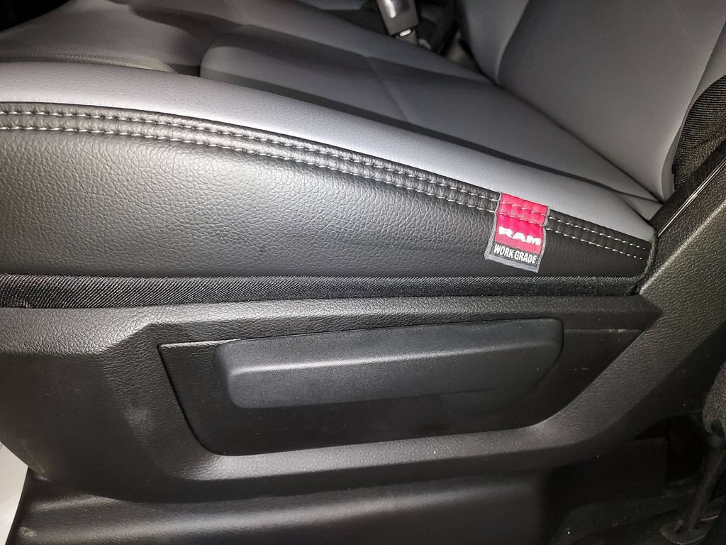 New 2026 RAM 2500 Tradesman AWD/4WD image 18