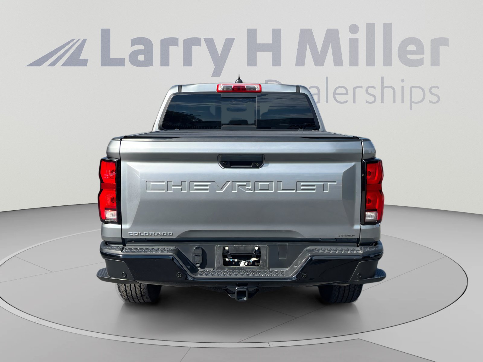 Used 2025 Chevrolet Colorado Z71 w/ Technology Package AWD/4WD image 4