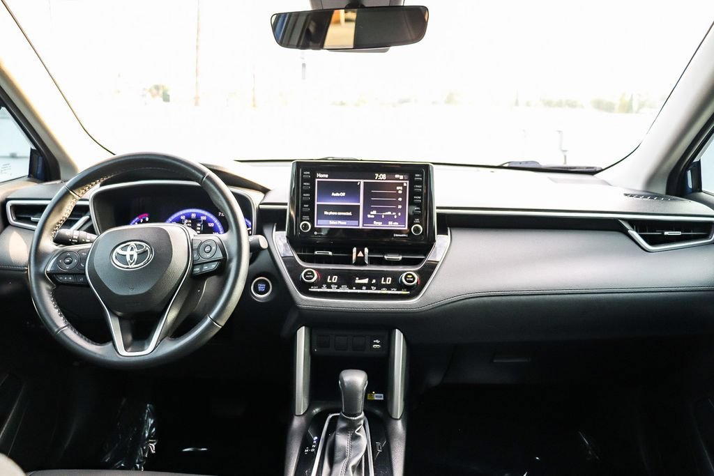 Used 2022 Toyota Corolla Cross XLE FWD image 14