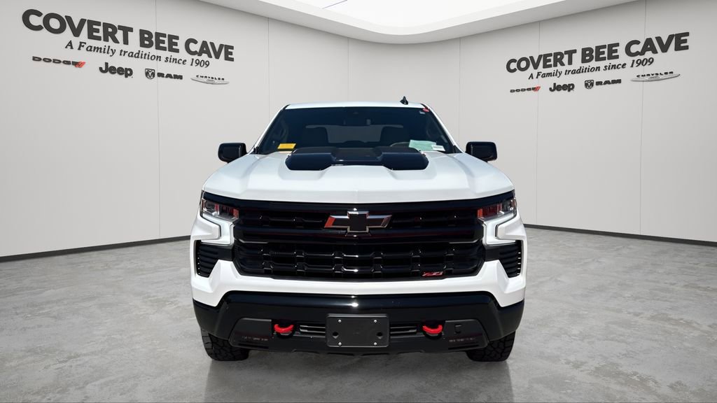 Used 2025 Chevrolet Silverado 1500 LT Trail Boss w/ Convenience Package II image 2
