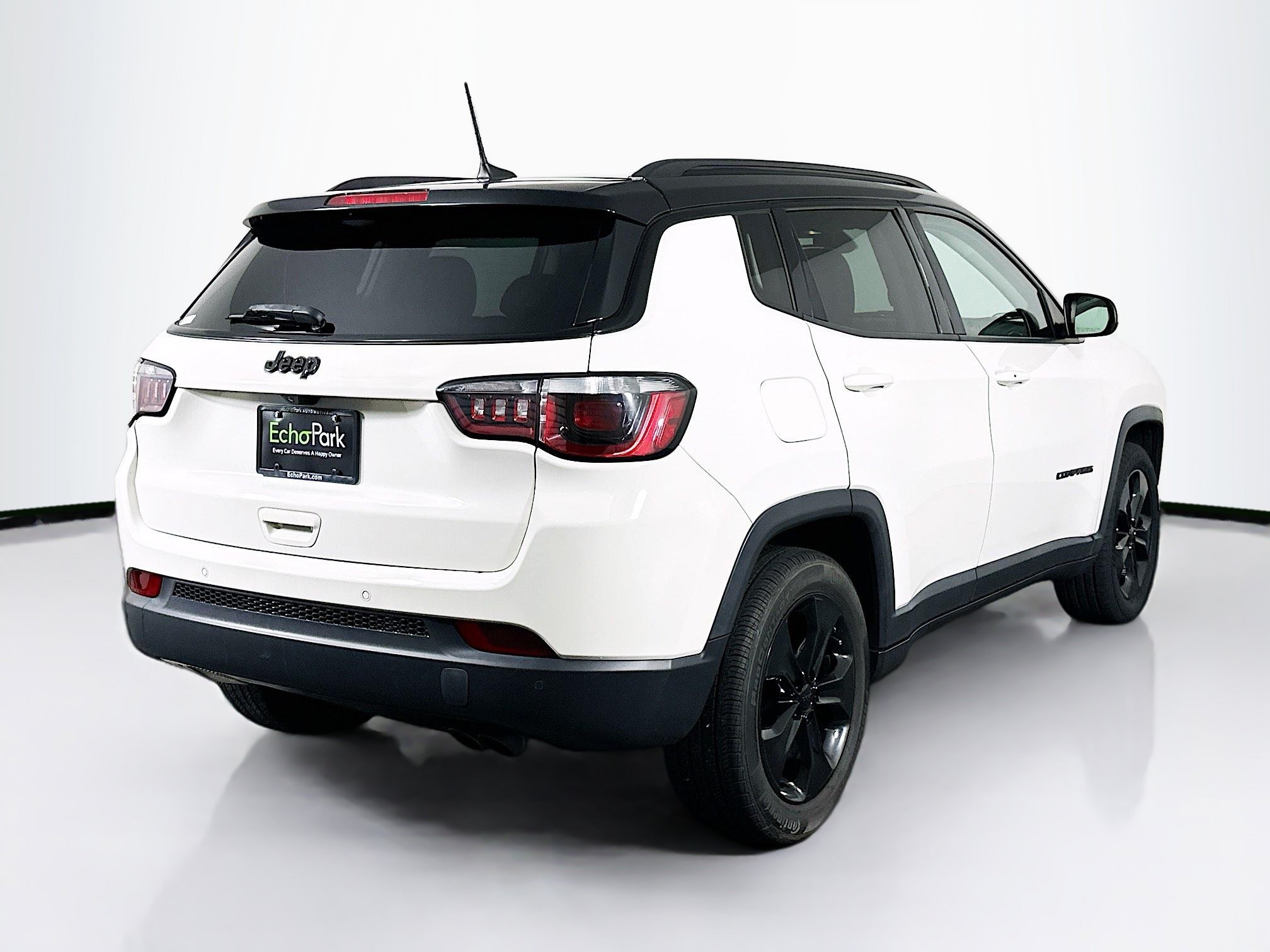 Used 2020 Jeep Compass Latitude FWD image 9