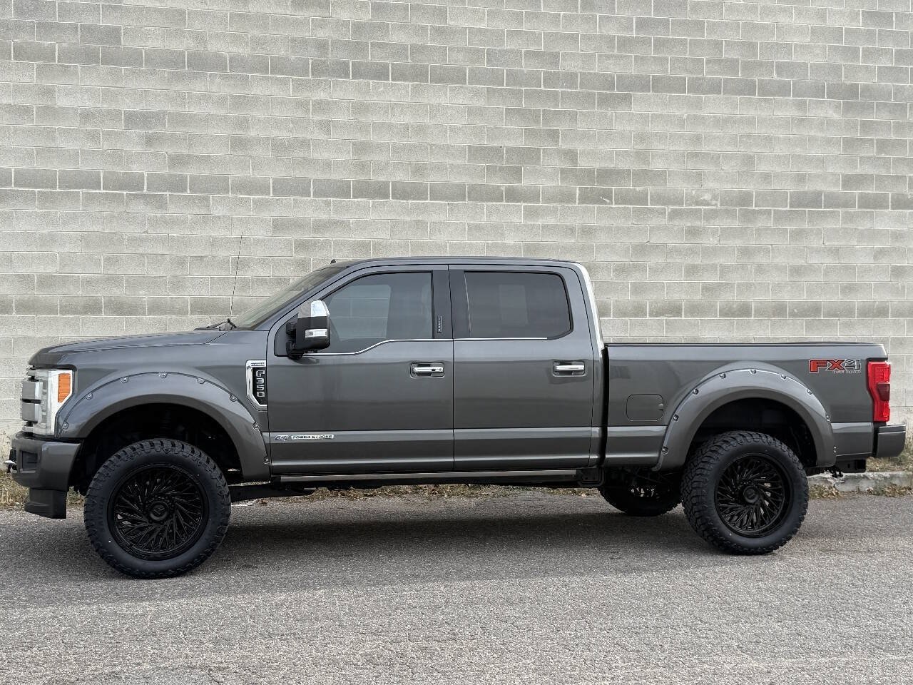 Used 2019 Ford F350 Platinum w/ Platinum Ultimate Package AWD/4WD image 20