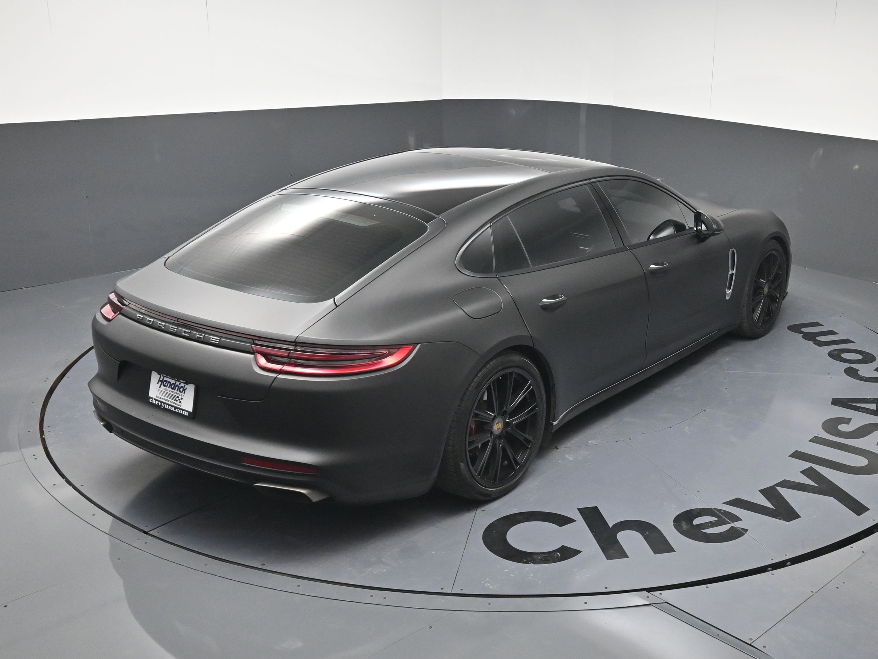 Used 2018 Porsche Panamera 4 Executive image 35