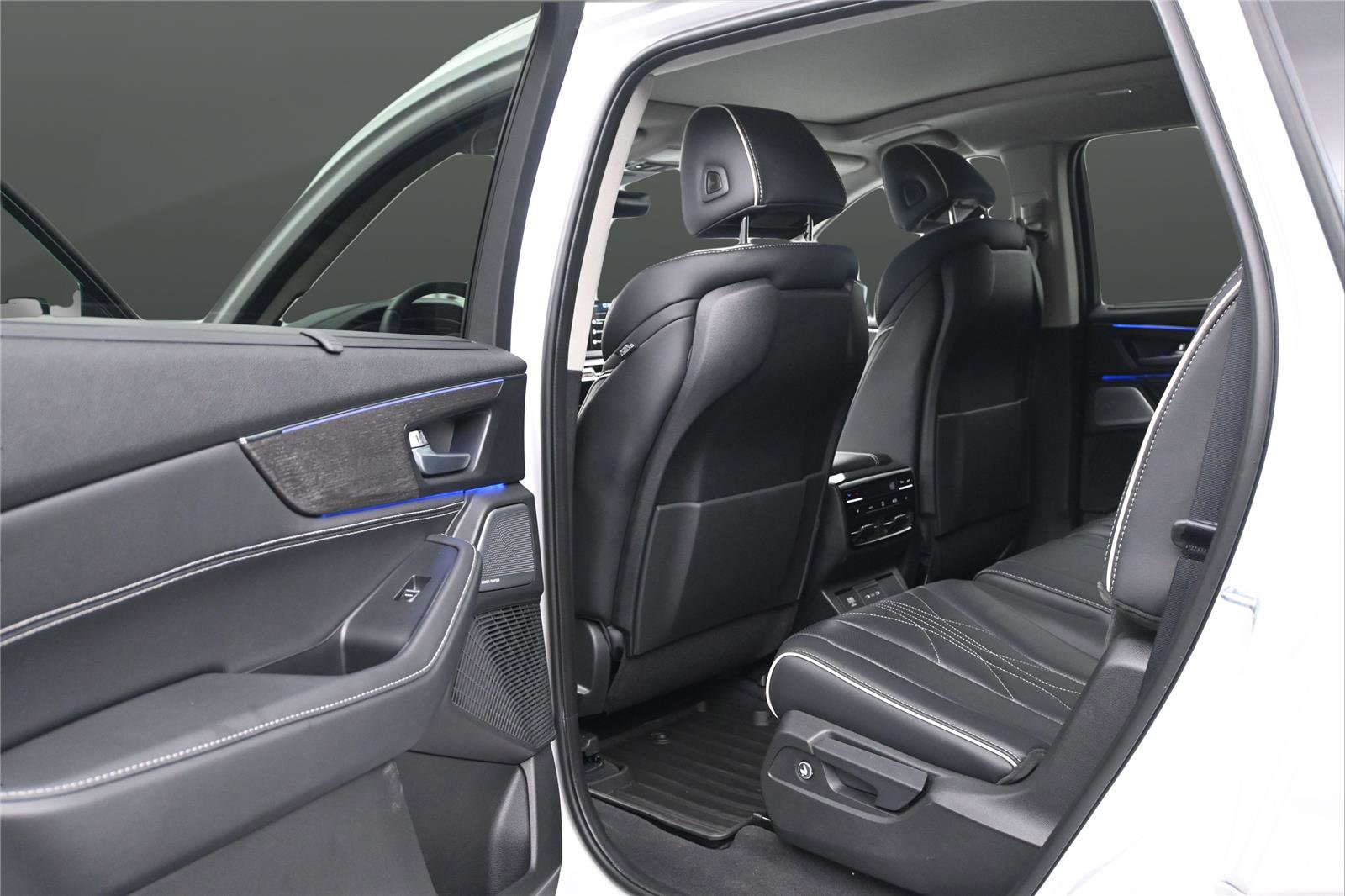 Certified 2026 Acura MDX SH-AWD w/ Advance Package image 12