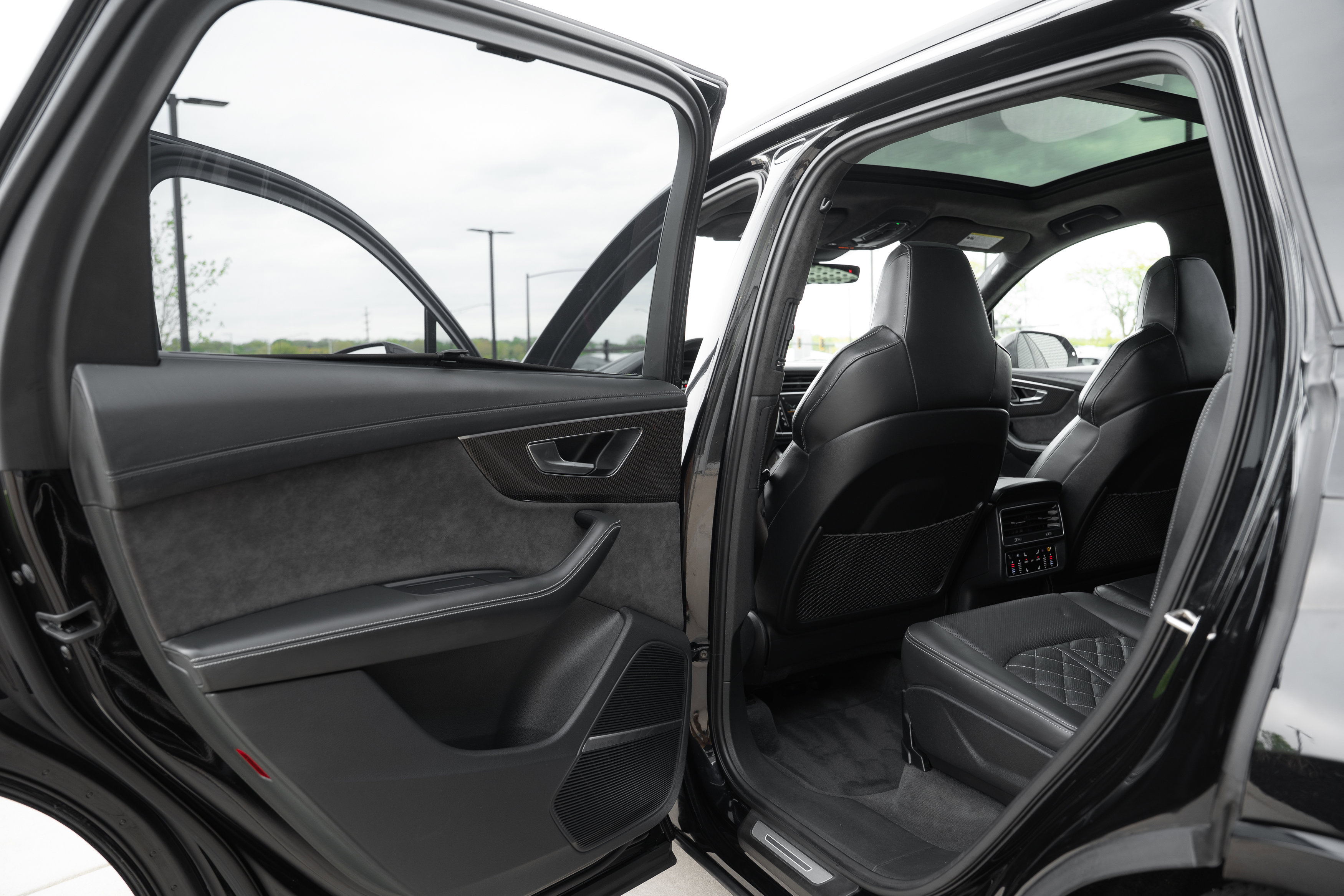 Used 2021 Audi SQ7 Prestige AWD/4WD image 31