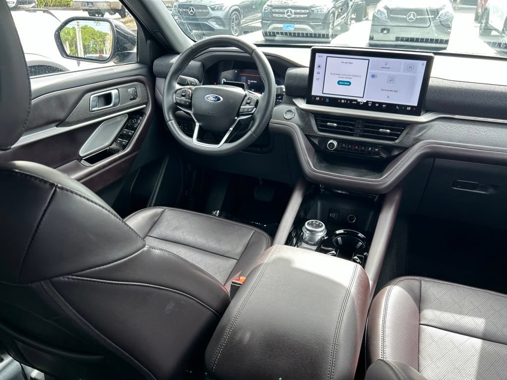 Used 2026 Ford Explorer Platinum RWD image 9