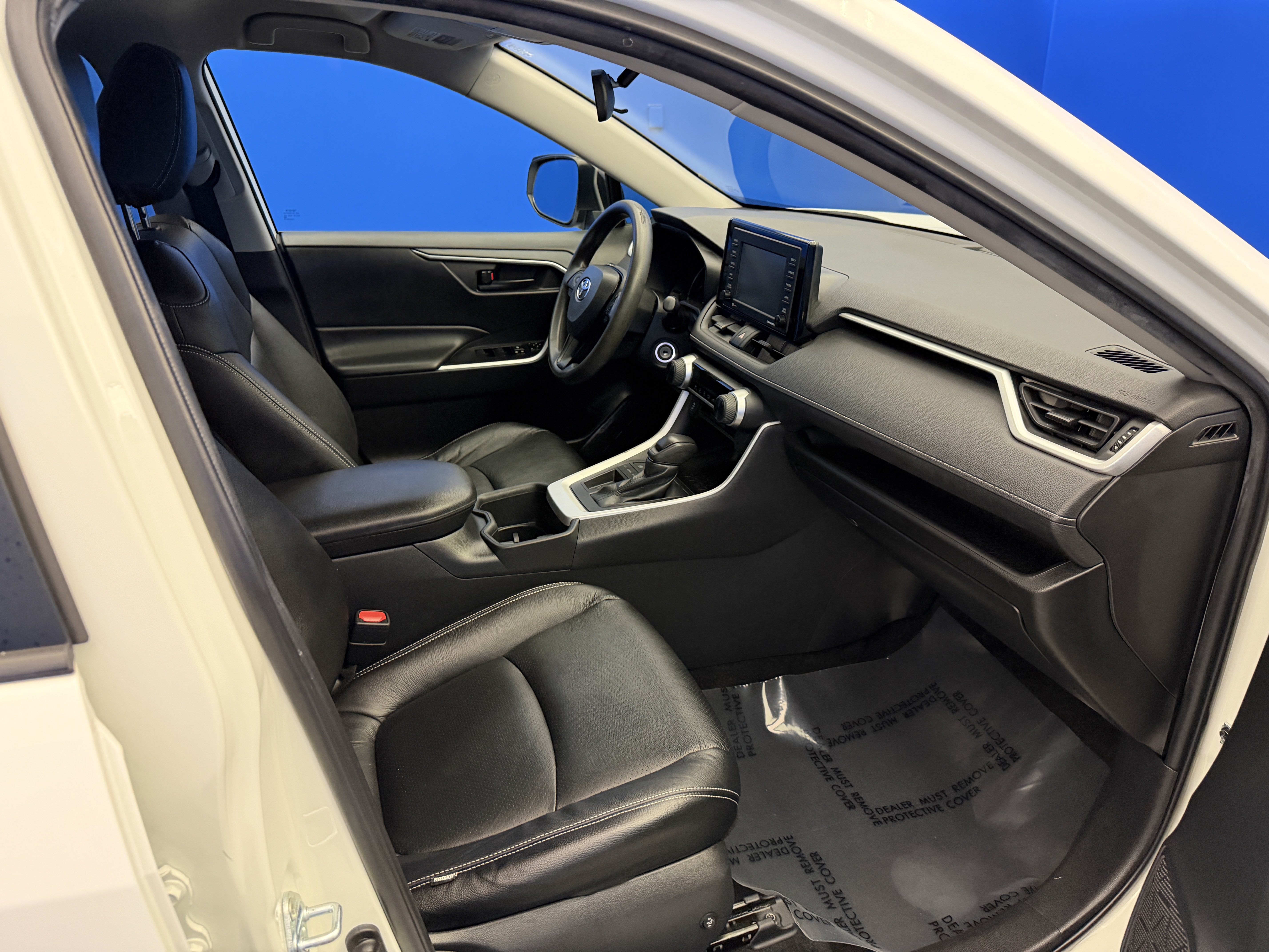 Used 2022 Toyota RAV4 LE FWD image 22