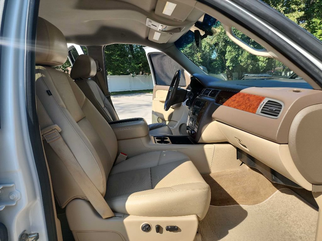 Used 2014 Chevrolet Silverado 3500 LTZ w/ LTZ Plus Package AWD/4WD image 42