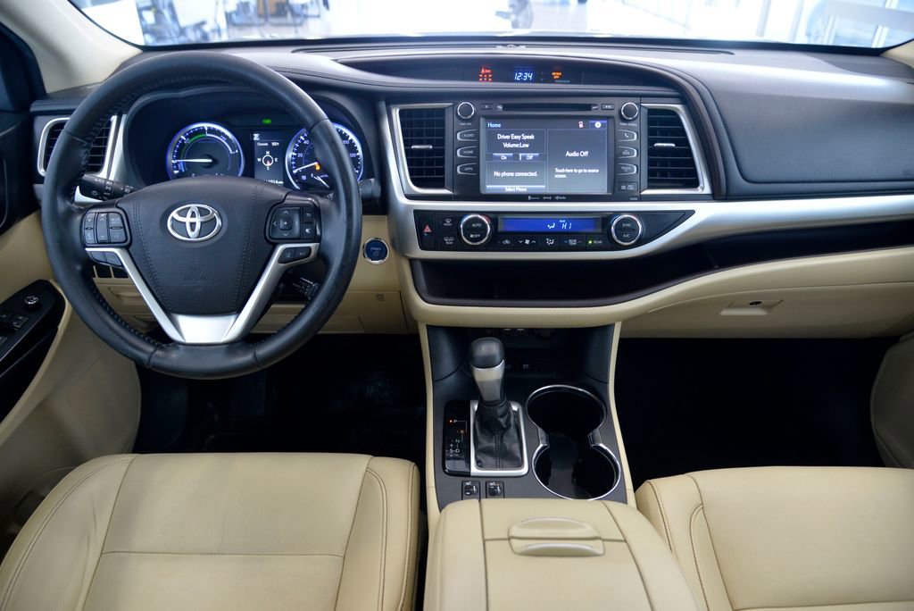 Used 2019 Toyota Highlander XLE image 17