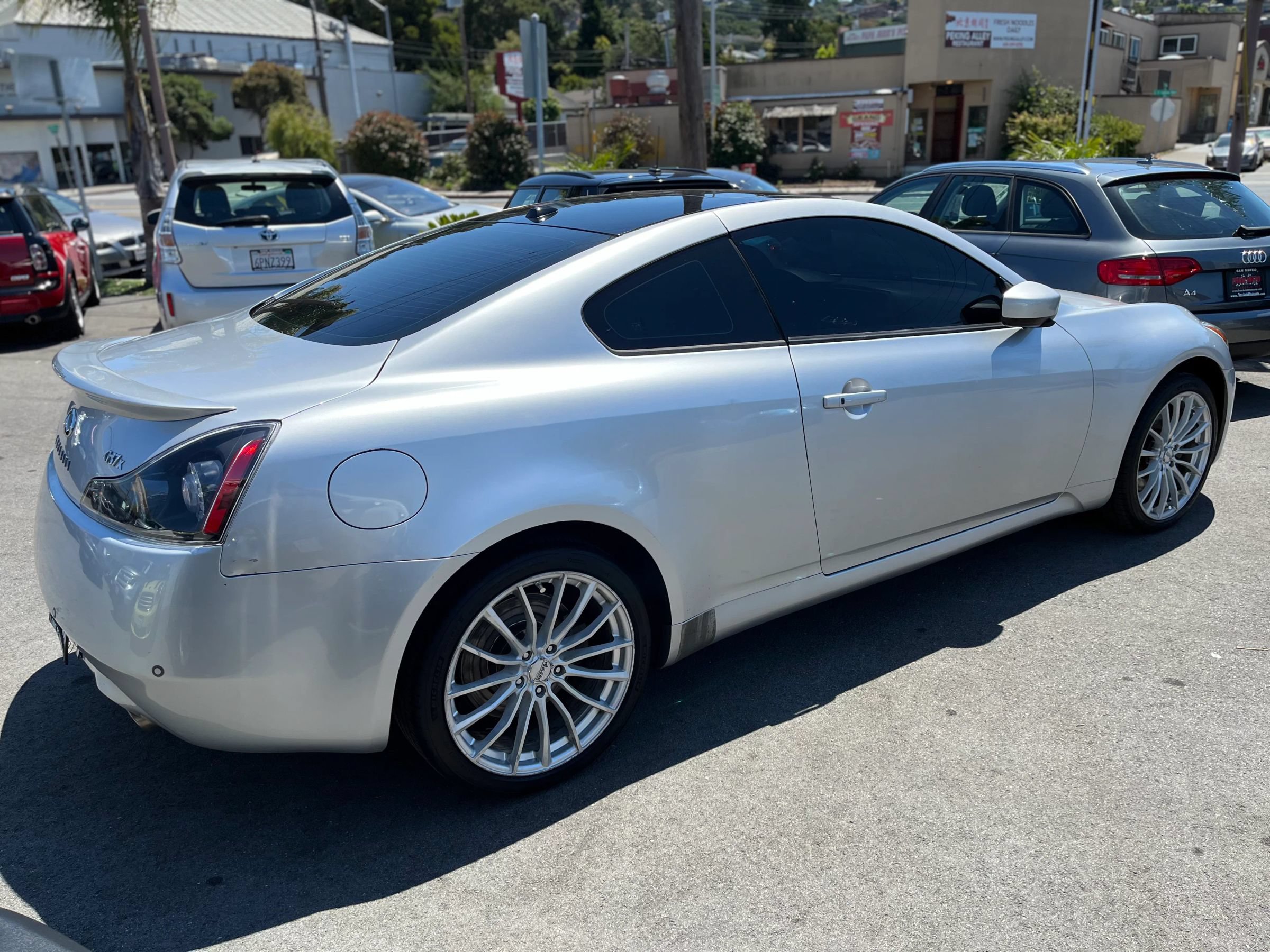 Used 2010 INFINITI G37 x Coupe w/ Premium Pkg AWD/4WD image 6