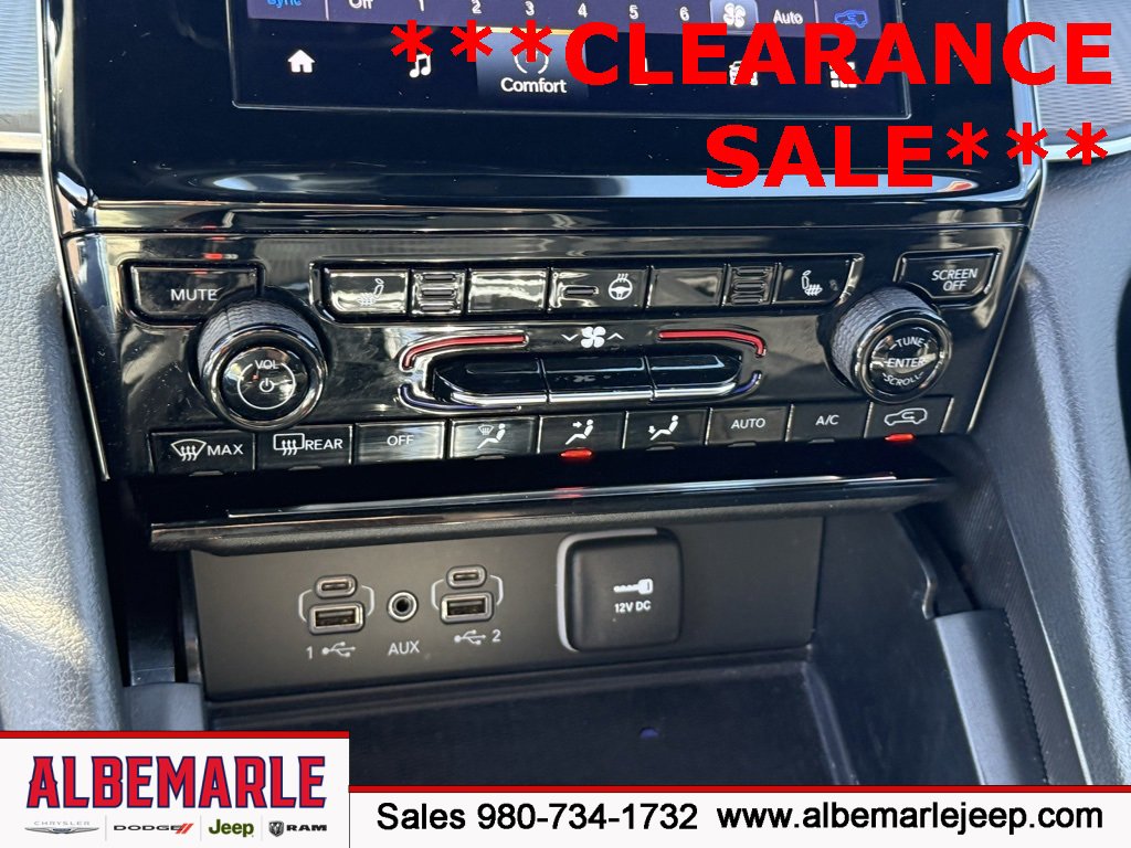 Used 2024 Jeep Grand Cherokee L Laredo w/ Luxury Tech Group I image 25